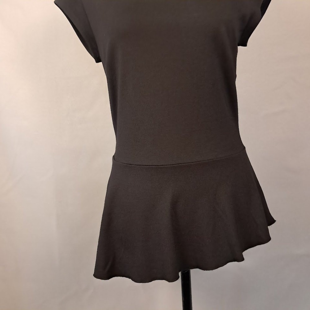 CARMEN MARC VALVO M Black Asymmetric Layered Peplum Top Short Sleeve Boat Neck - Picture 2 of 6